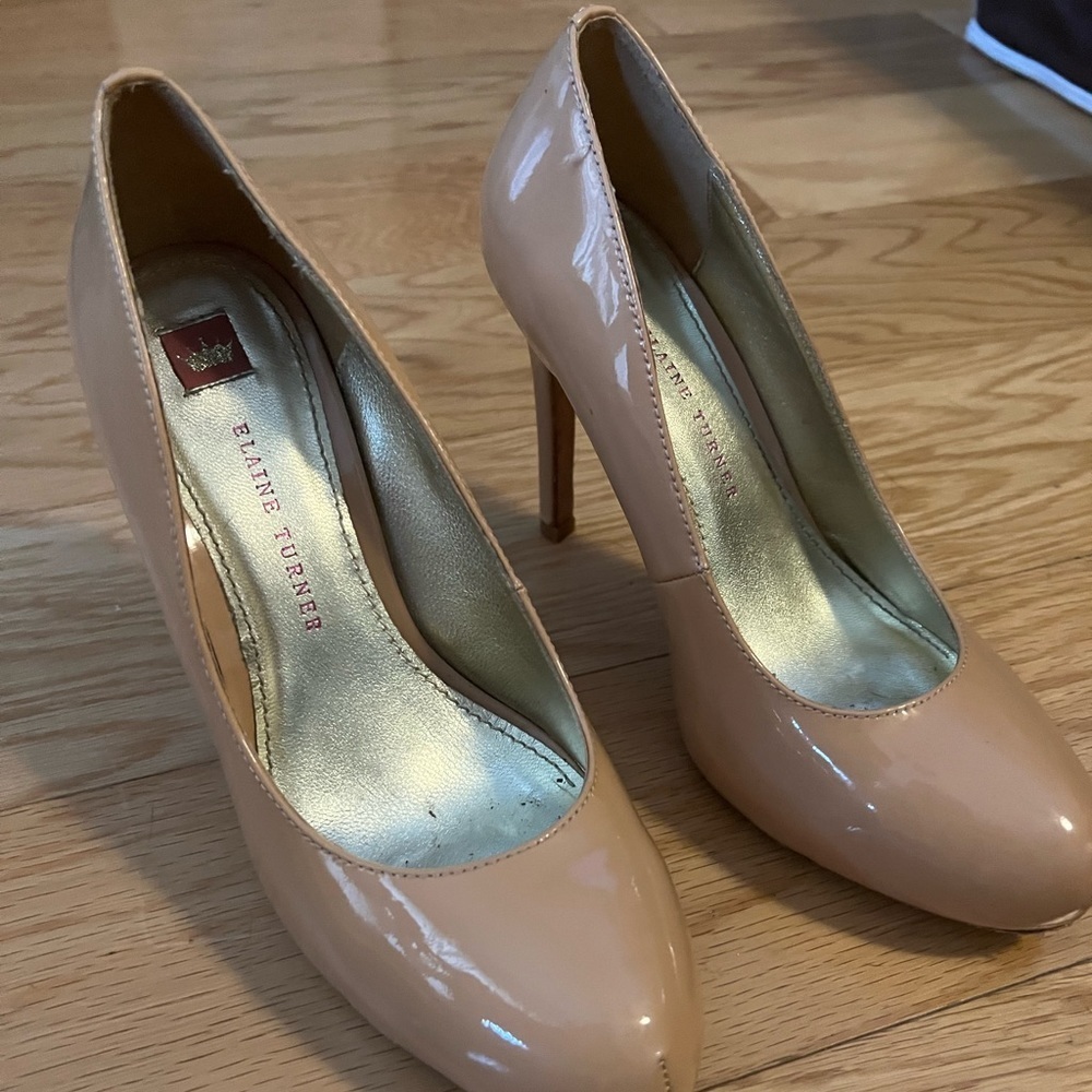 Elaine Turner Nude Patent Pumps